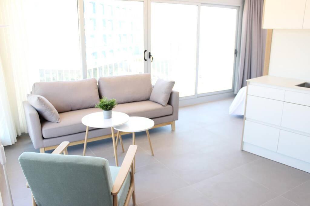 Beautiful Loft, Huge Sunny Terrace, View Over The Beach And Sea Roses Exterior photo