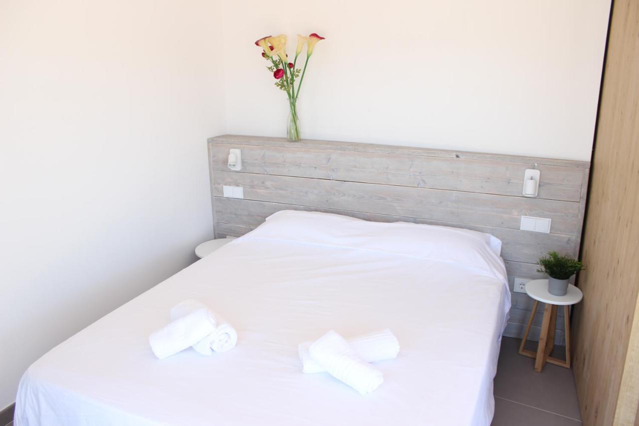 Beautiful Loft, Huge Sunny Terrace, View Over The Beach And Sea Roses Exterior photo