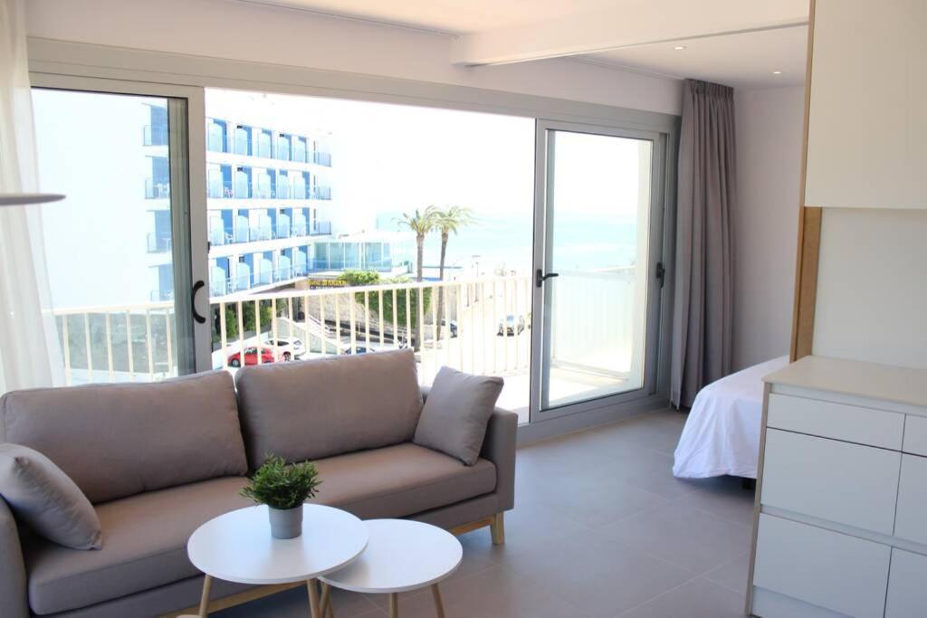Beautiful Loft, Huge Sunny Terrace, View Over The Beach And Sea Roses Exterior photo