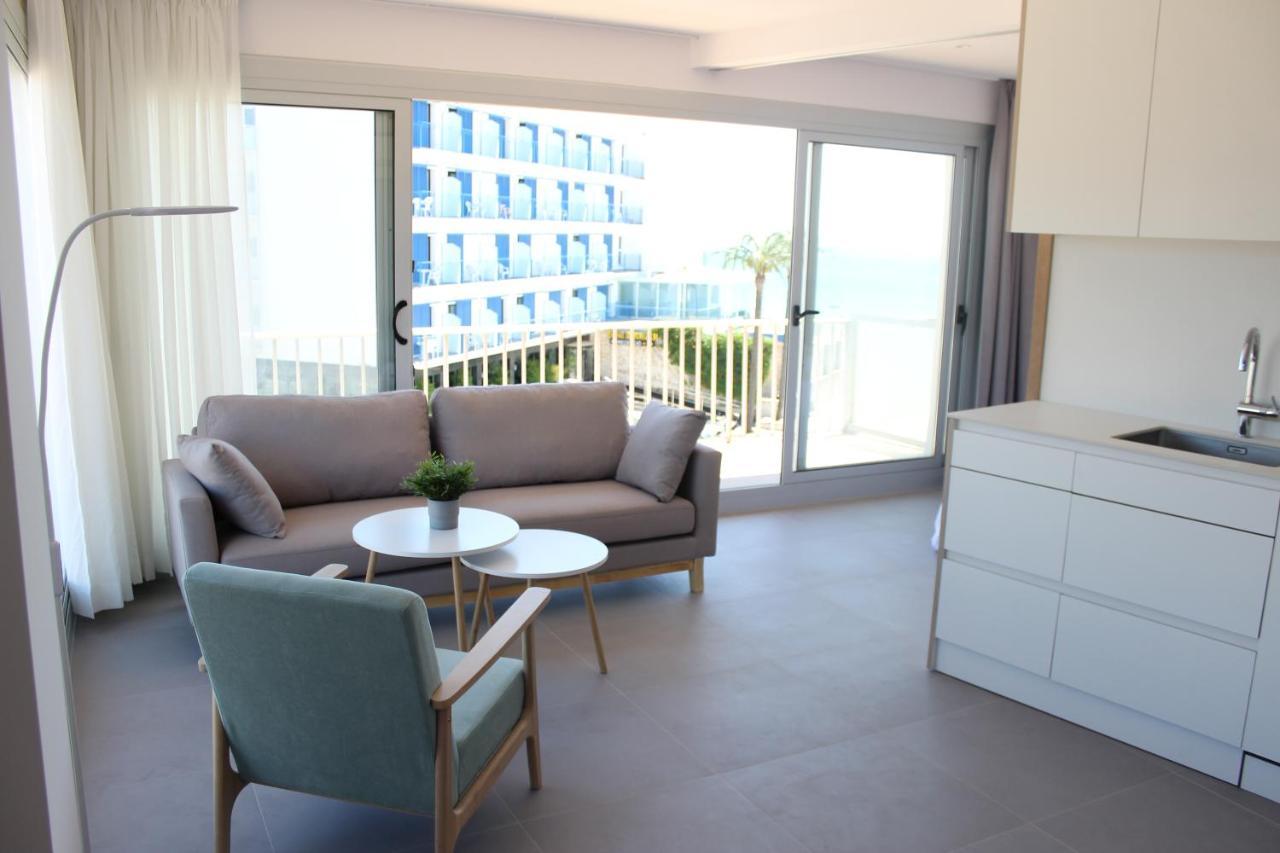 Beautiful Loft, Huge Sunny Terrace, View Over The Beach And Sea Roses Exterior photo