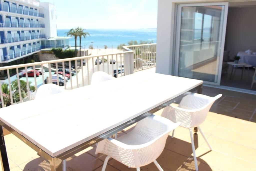 Beautiful Loft, Huge Sunny Terrace, View Over The Beach And Sea Roses Exterior photo