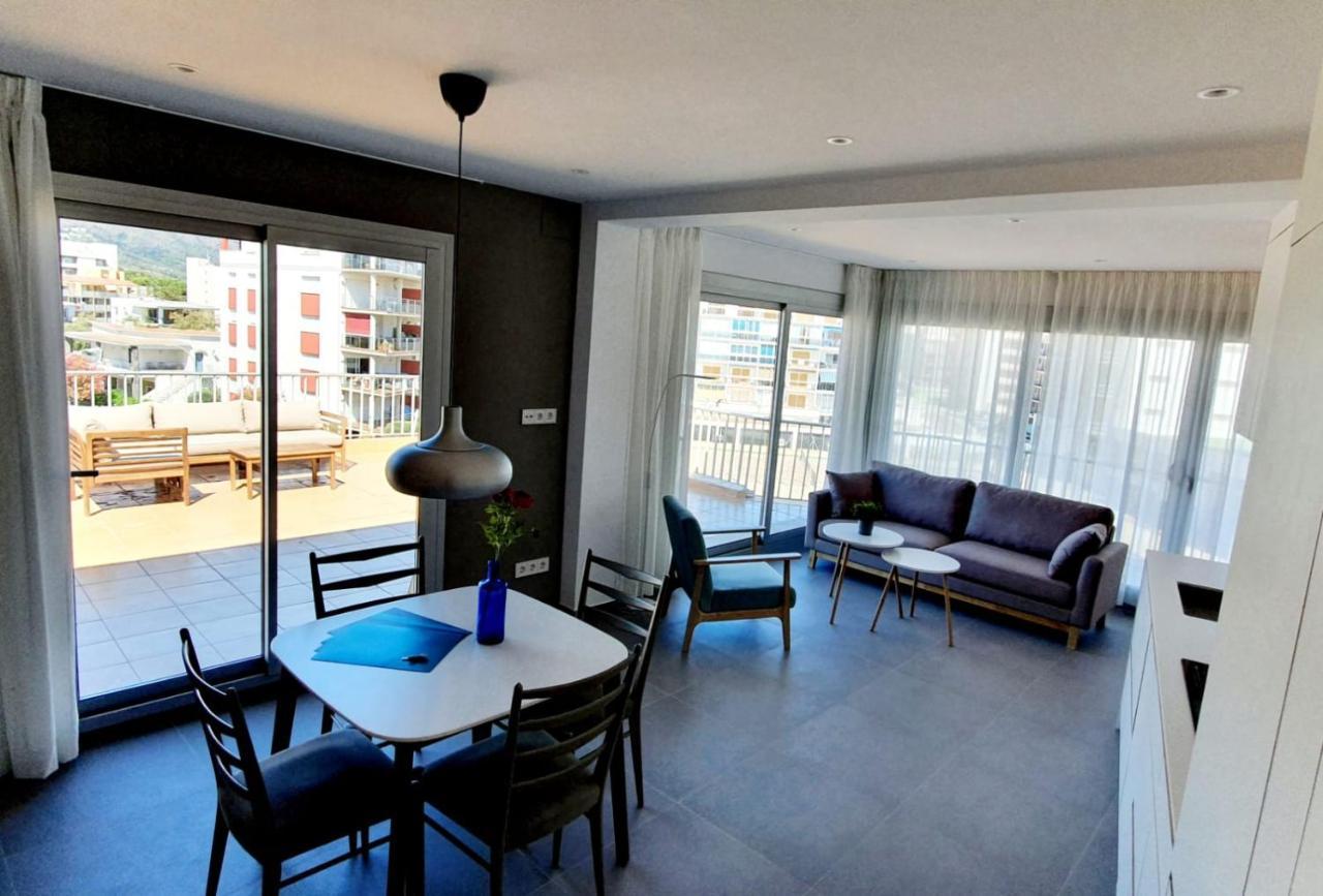 Beautiful Loft, Huge Sunny Terrace, View Over The Beach And Sea Roses Exterior photo