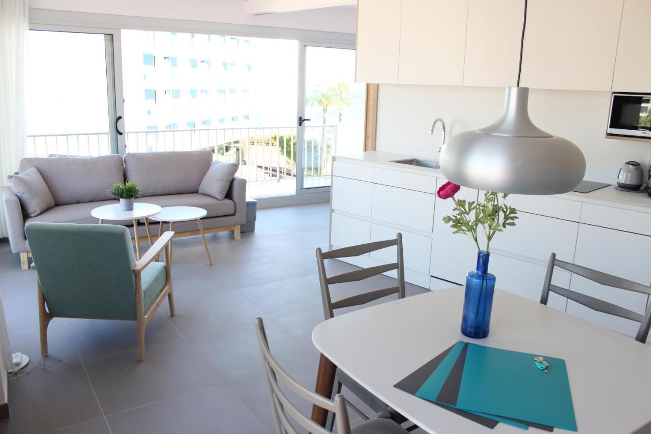 Beautiful Loft, Huge Sunny Terrace, View Over The Beach And Sea Roses Exterior photo