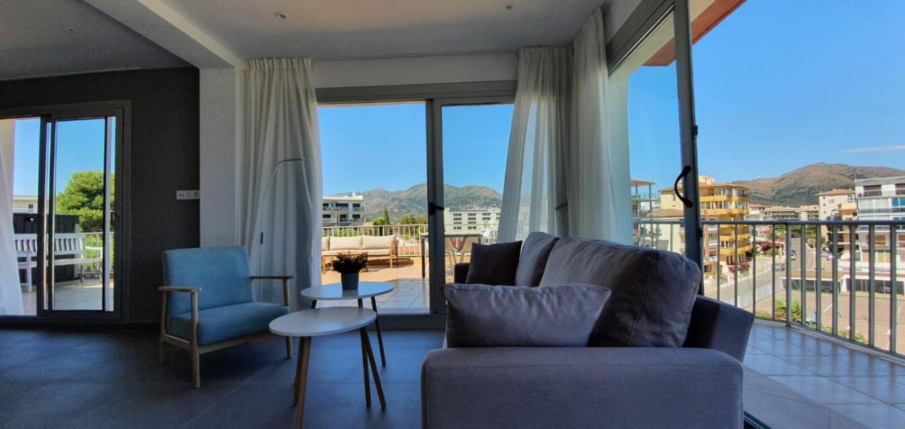 Beautiful Loft, Huge Sunny Terrace, View Over The Beach And Sea Roses Exterior photo