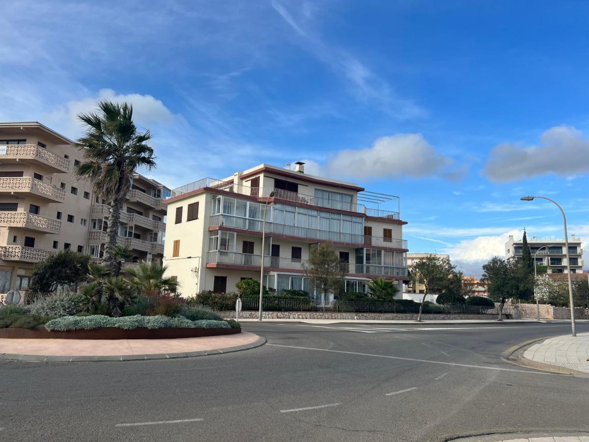 Beautiful Loft, Huge Sunny Terrace, View Over The Beach And Sea Roses Exterior photo